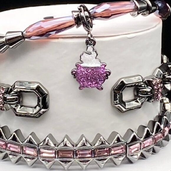 Darkness Never Looked So Good ST95362 Halloween Stack 2025 Pink Cauldron - Picture 1 of 4